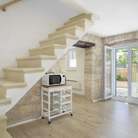 In With Bubble Bath 메덜린